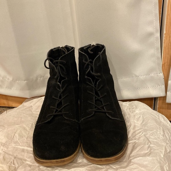 Size 7 Steve Madden suede leather booties - Picture 3 of 5